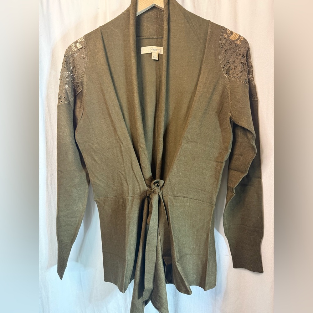 Motto Olive Tie-Front Cardigan with Lace Detail